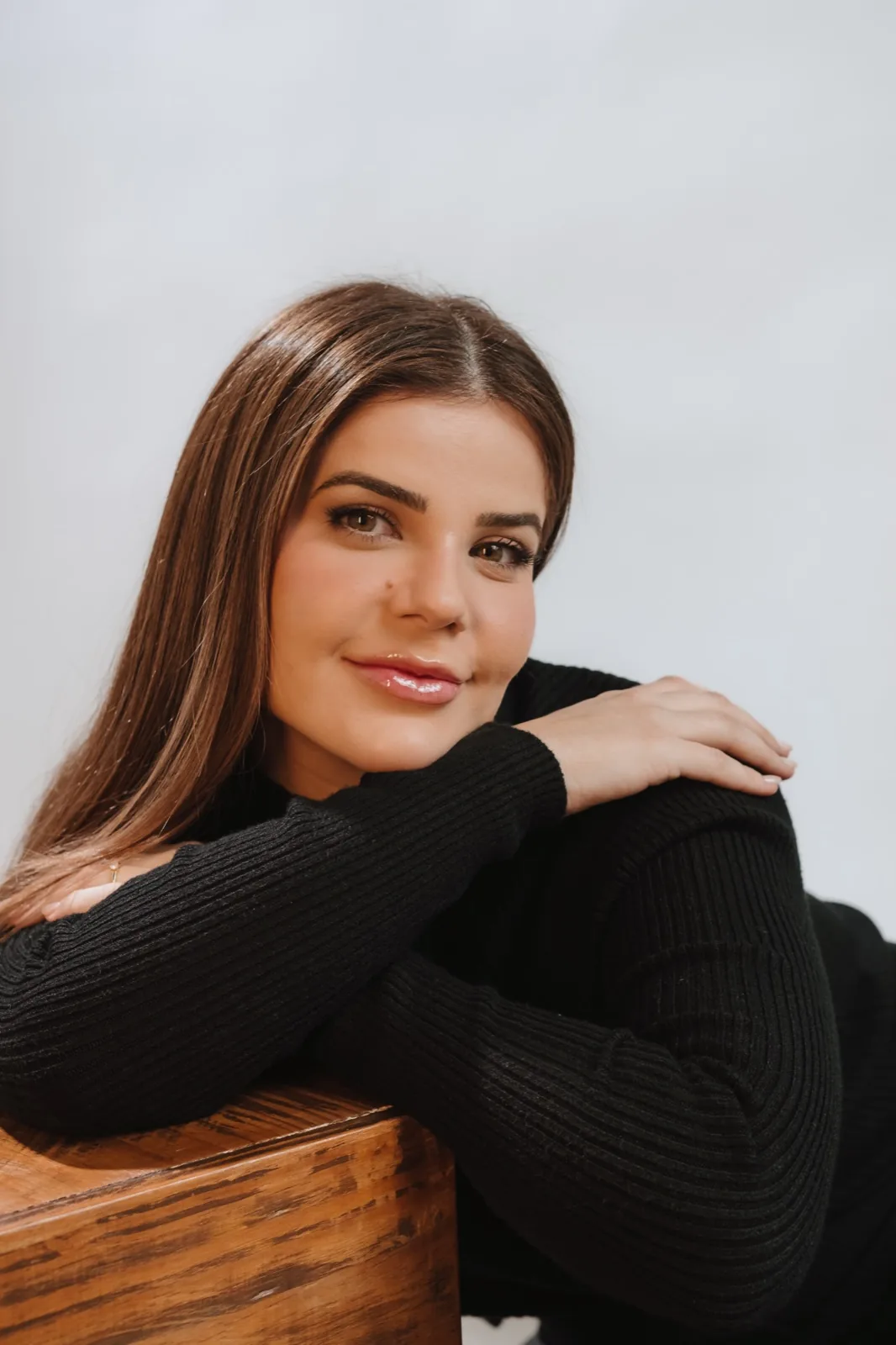 Retrato da Dra. Carolina Puentes, cirurgiã-dentista especialista em Harmonização Facial em Bauru/SP